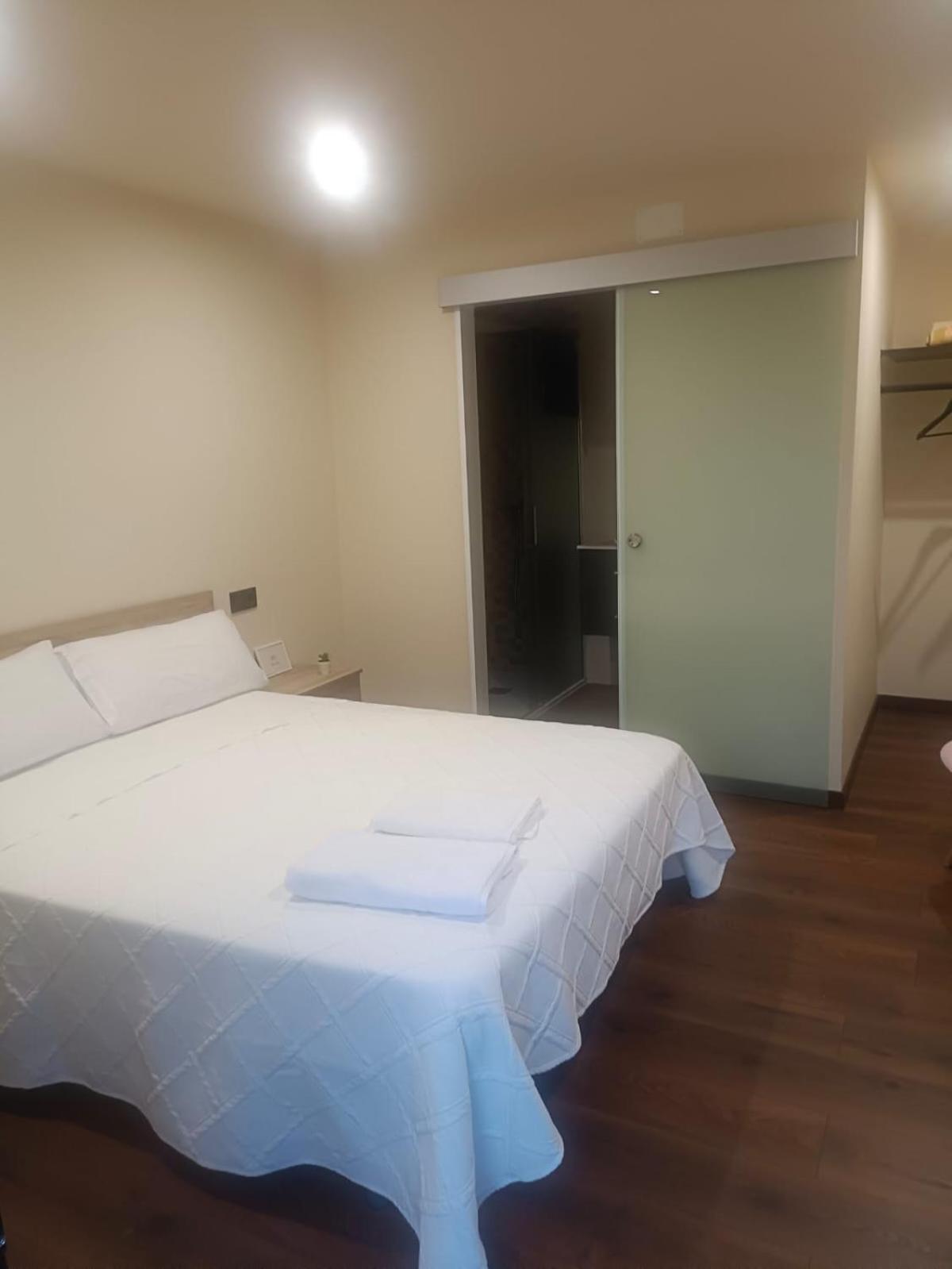 Albergue O Corisco Редондела Екстериор снимка
